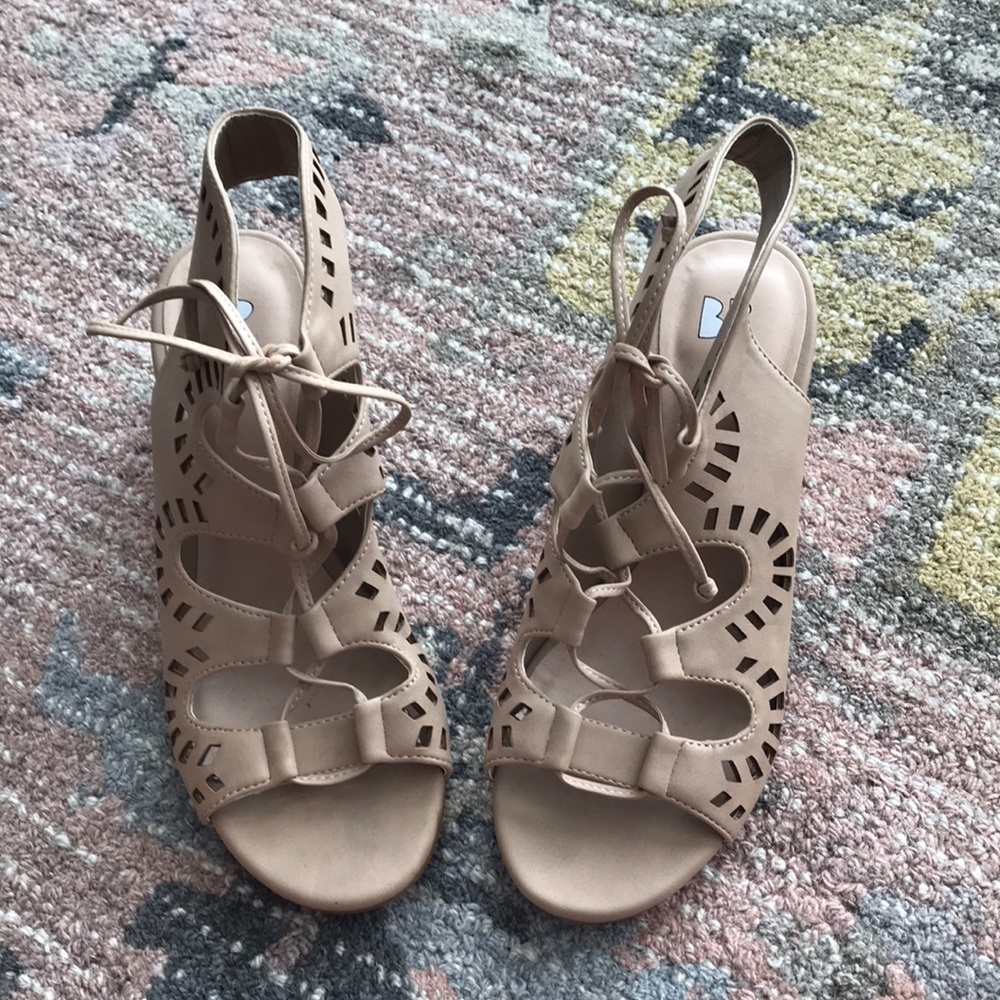 Cutout tie sandals